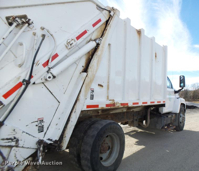 image for item DB9889 2007 GMC C7500 refuse truck