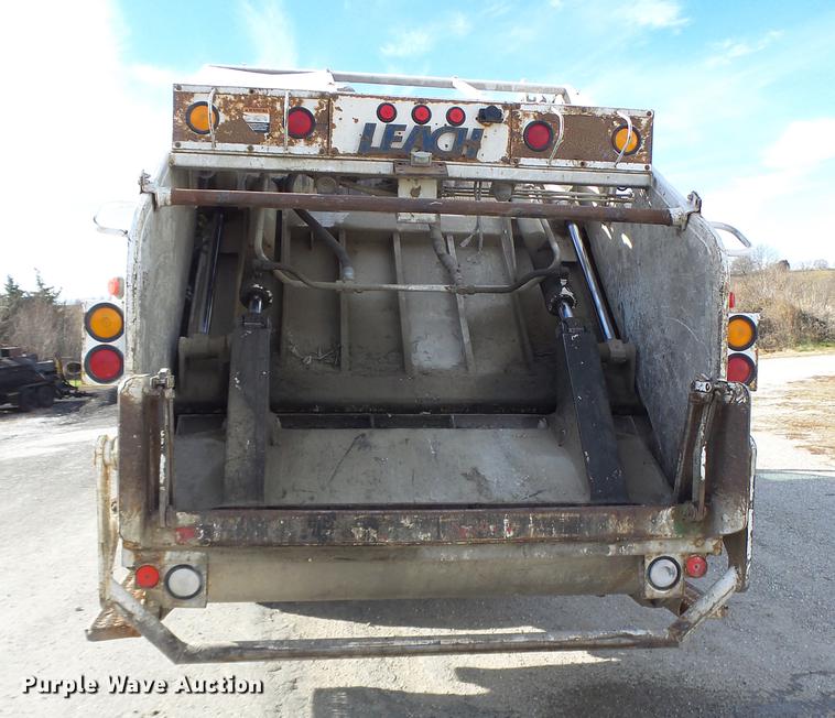 image for item DB9889 2007 GMC C7500 refuse truck