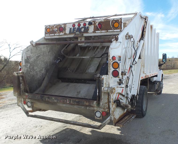 image for item DB9889 2007 GMC C7500 refuse truck