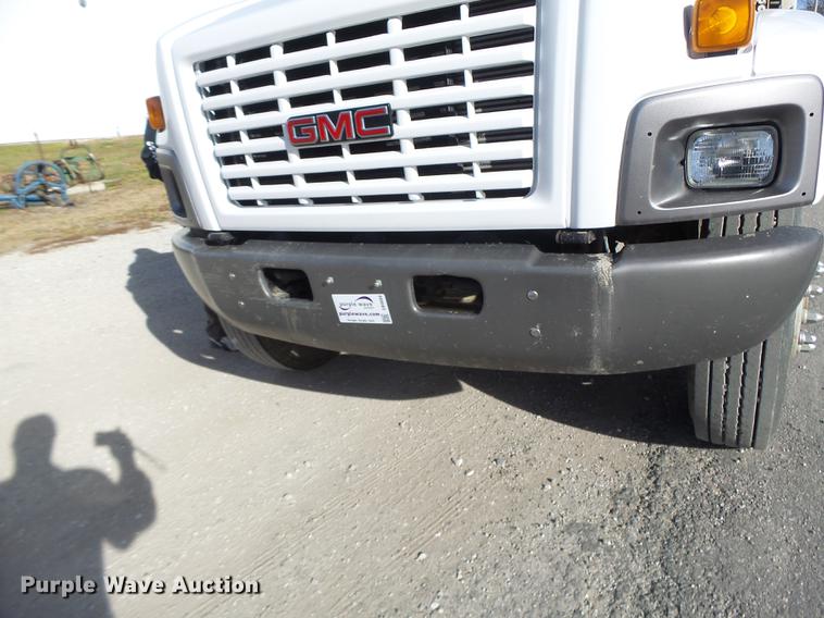image for item DB9889 2007 GMC C7500 refuse truck