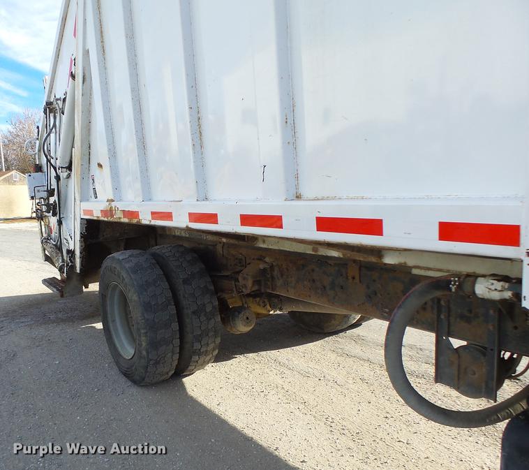 image for item DB9889 2007 GMC C7500 refuse truck