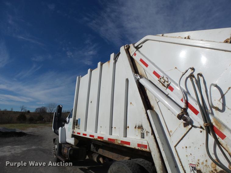 image for item DB9889 2007 GMC C7500 refuse truck
