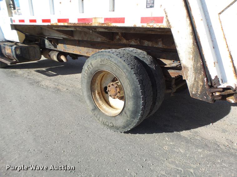 image for item DB9889 2007 GMC C7500 refuse truck
