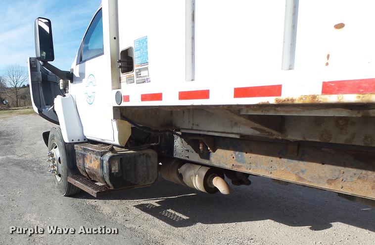 image for item DB9889 2007 GMC C7500 refuse truck