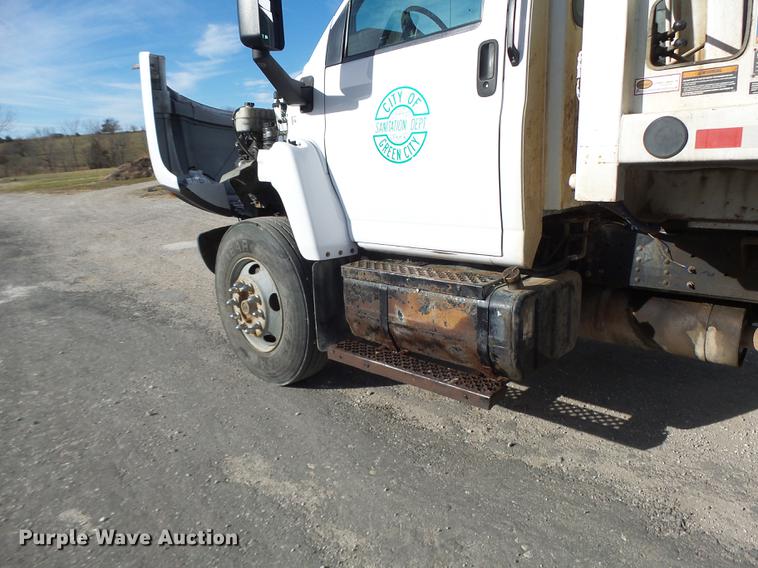 image for item DB9889 2007 GMC C7500 refuse truck