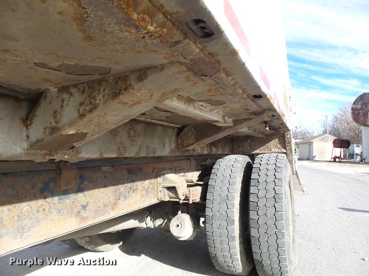 image for item DB9889 2007 GMC C7500 refuse truck