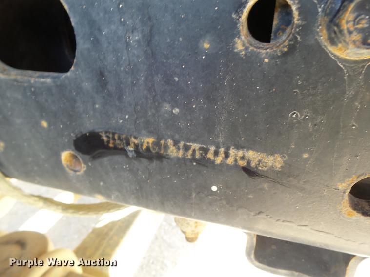 image for item DB9889 2007 GMC C7500 refuse truck