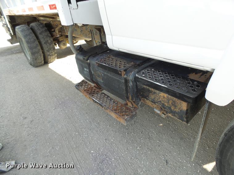 image for item DB9889 2007 GMC C7500 refuse truck