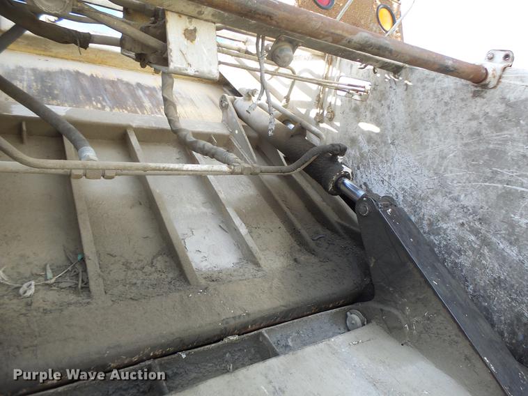 image for item DB9889 2007 GMC C7500 refuse truck