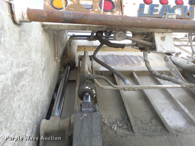 image for item DB9889 2007 GMC C7500 refuse truck