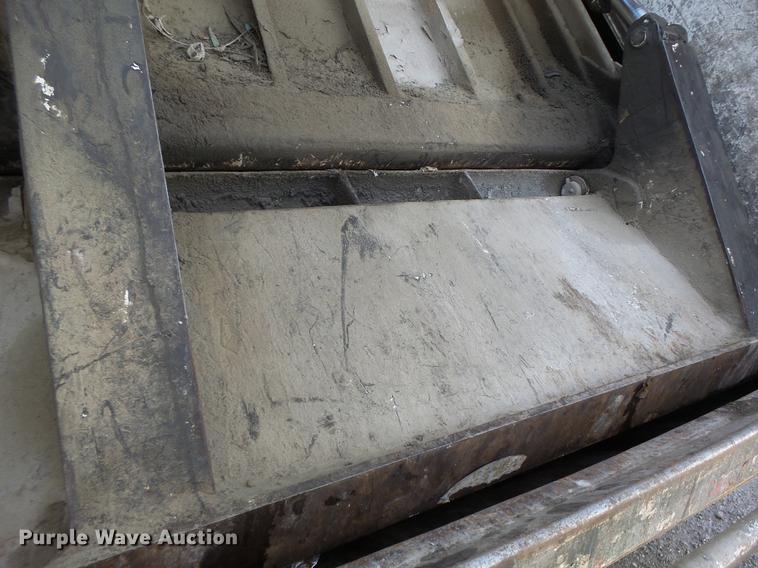 image for item DB9889 2007 GMC C7500 refuse truck