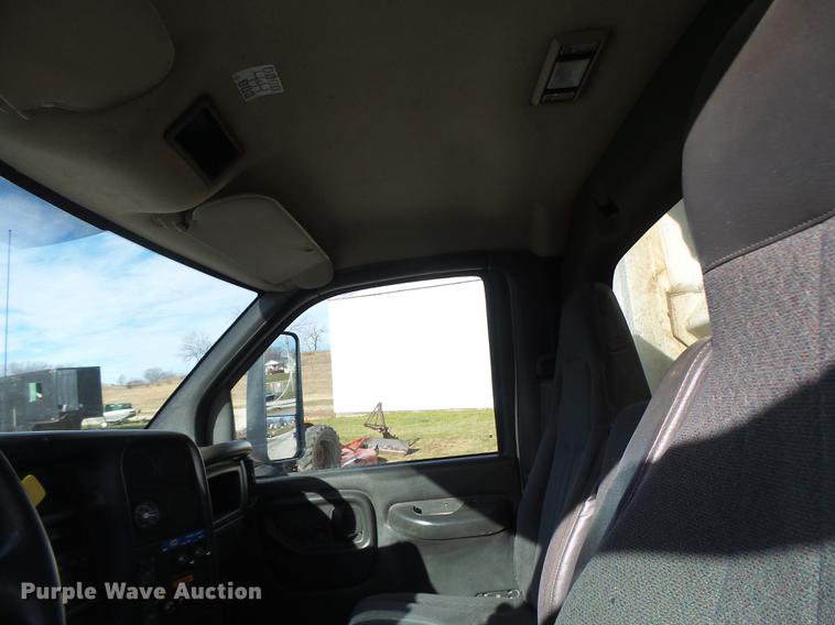 image for item DB9889 2007 GMC C7500 refuse truck