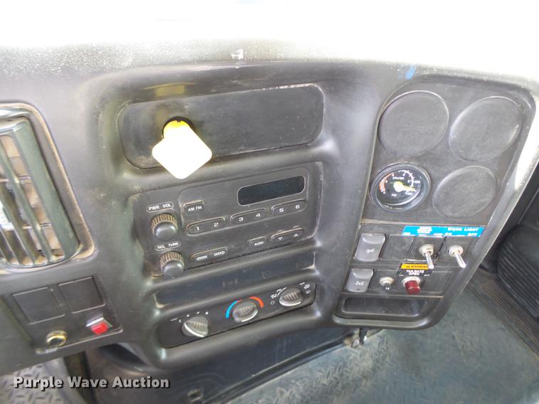 image for item DB9889 2007 GMC C7500 refuse truck