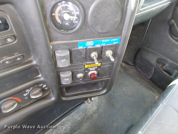 image for item DB9889 2007 GMC C7500 refuse truck