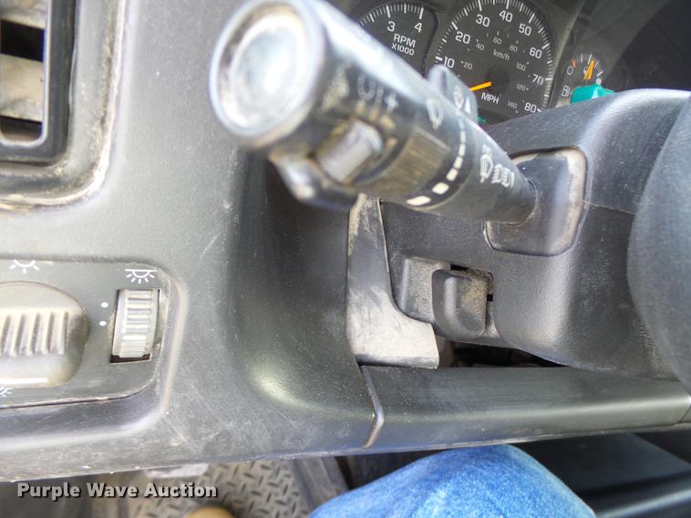 image for item DB9889 2007 GMC C7500 refuse truck