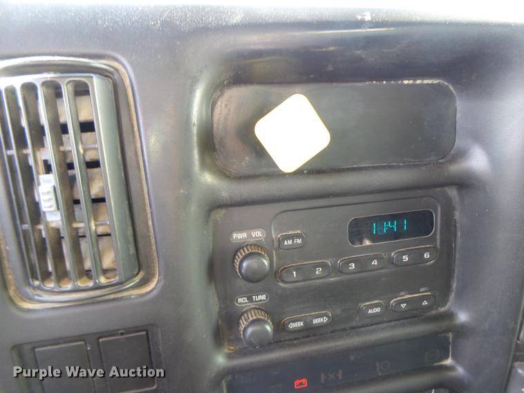 image for item DB9889 2007 GMC C7500 refuse truck