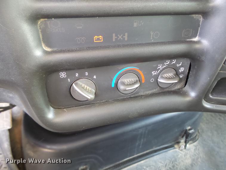 image for item DB9889 2007 GMC C7500 refuse truck