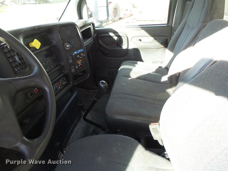 image for item DB9889 2007 GMC C7500 refuse truck