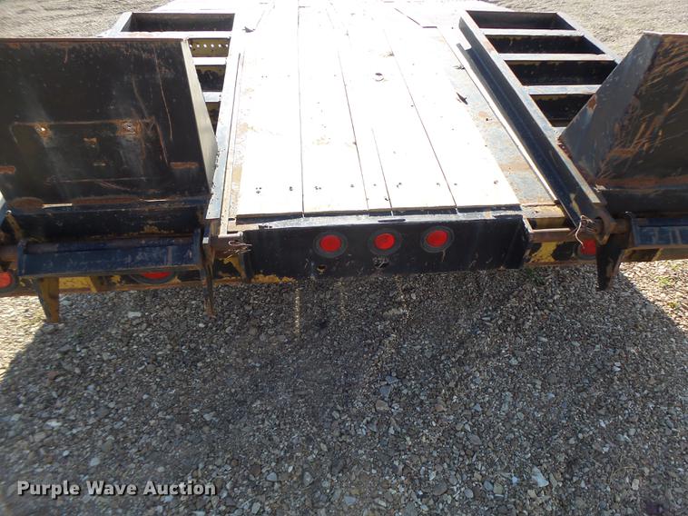 image for item DB9891 1988 Eager Beaver equipment trailer