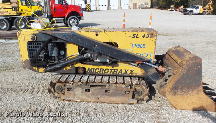 image for item DB9941 2009 Microtraxx SL436 compact utility loader
