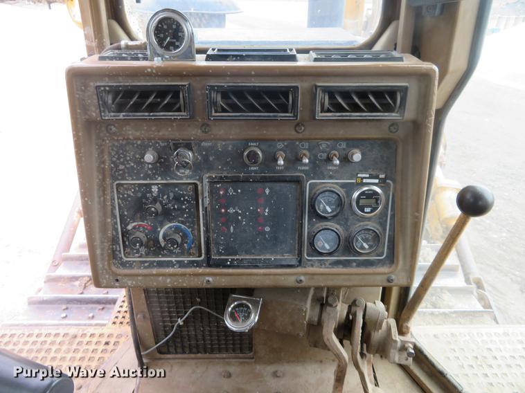 image for item DC0781 1987 Caterpillar D7H dozer