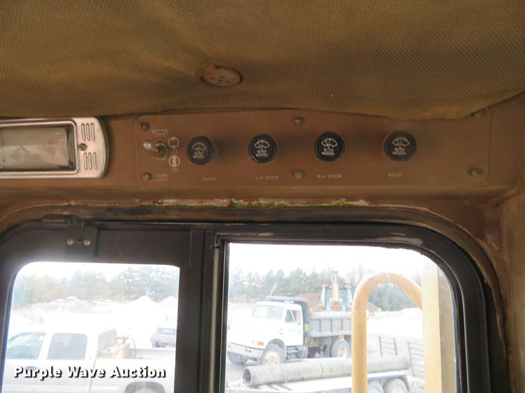 image for item DC0781 1987 Caterpillar D7H dozer