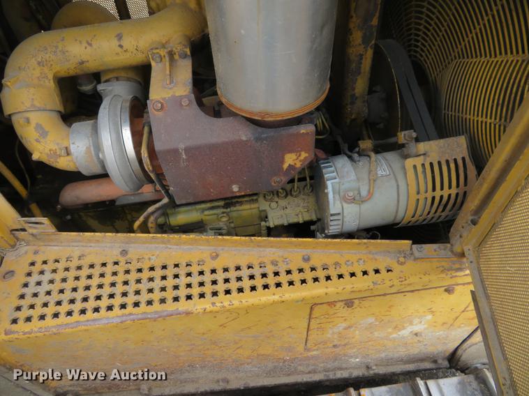 image for item DC0781 1987 Caterpillar D7H dozer