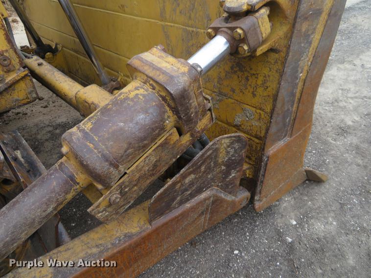 image for item DC0781 1987 Caterpillar D7H dozer