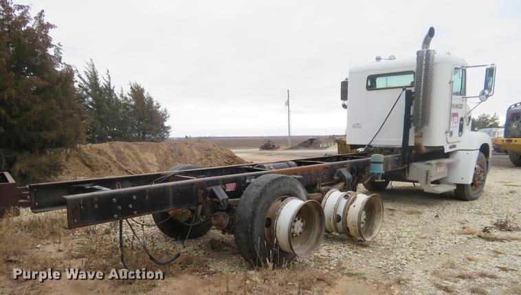 image for item DC0782 1995 Freightliner FLD112 semi truck