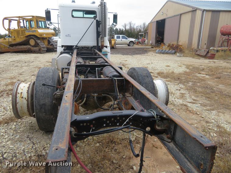 image for item DC0782 1995 Freightliner FLD112 semi truck