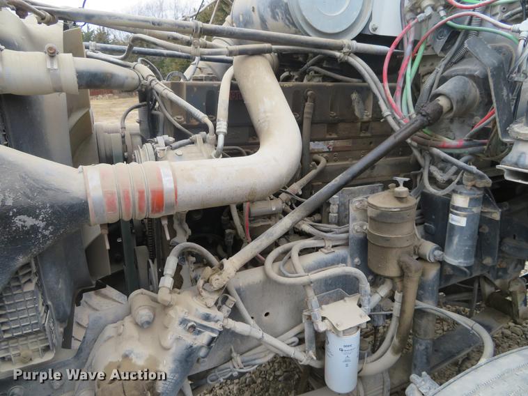 image for item DC0782 1995 Freightliner FLD112 semi truck