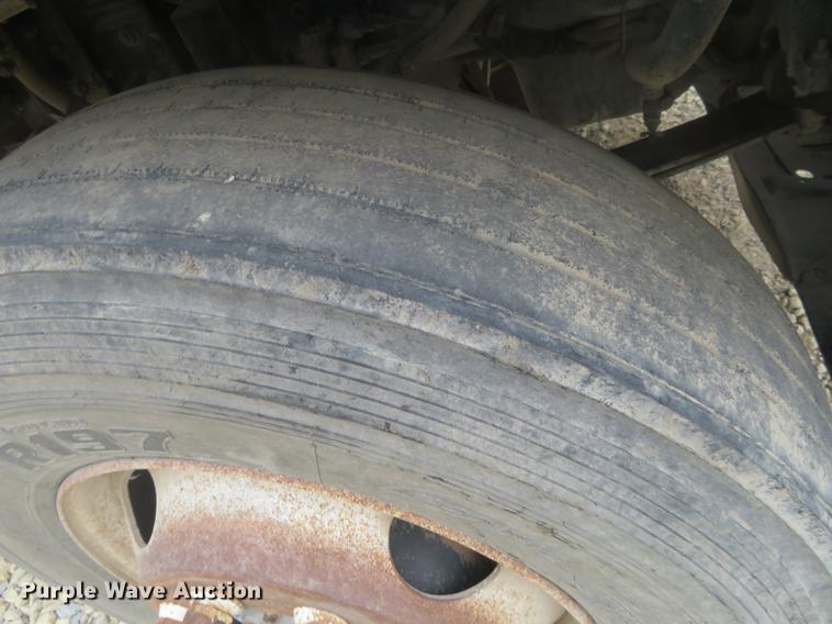 image for item DC0782 1995 Freightliner FLD112 semi truck