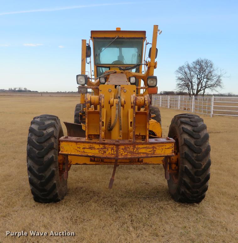 image for item DC0783 1985 John Deere 670B motor grader