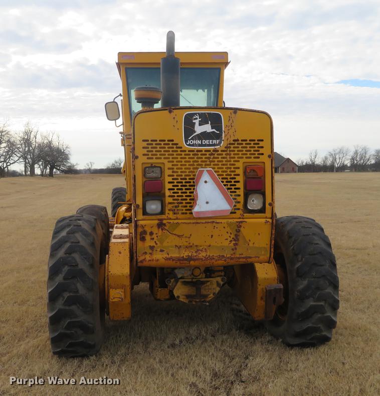 image for item DC0783 1985 John Deere 670B motor grader