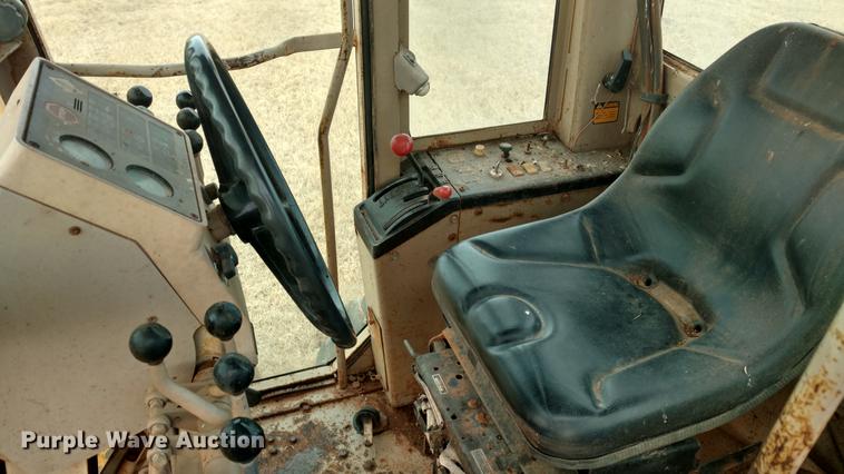 image for item DC0783 1985 John Deere 670B motor grader