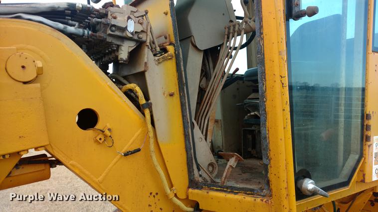 image for item DC0783 1985 John Deere 670B motor grader