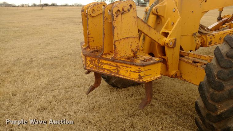 image for item DC0783 1985 John Deere 670B motor grader