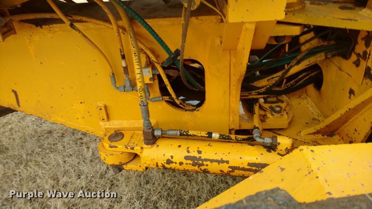 image for item DC0783 1985 John Deere 670B motor grader