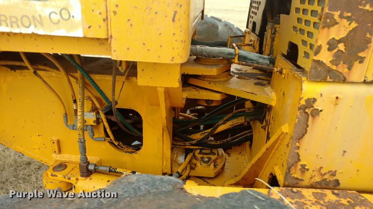 image for item DC0783 1985 John Deere 670B motor grader