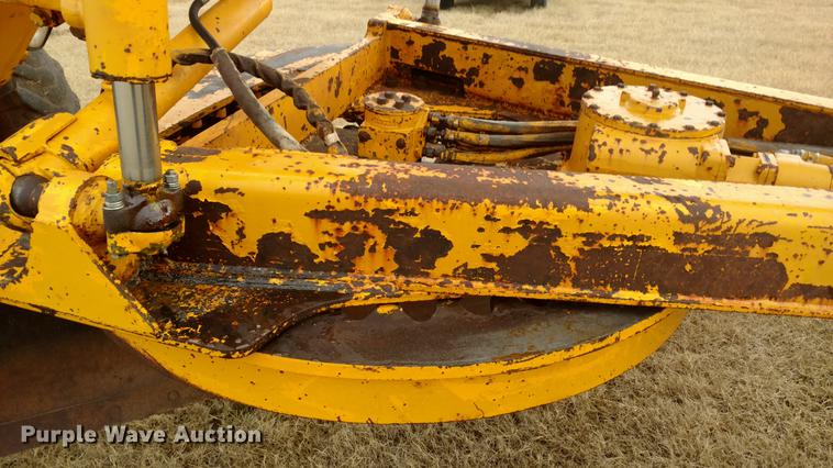 image for item DC0783 1985 John Deere 670B motor grader