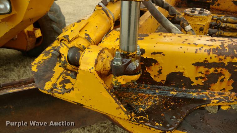 image for item DC0783 1985 John Deere 670B motor grader