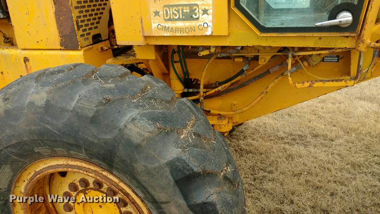 image for item DC0783 1985 John Deere 670B motor grader