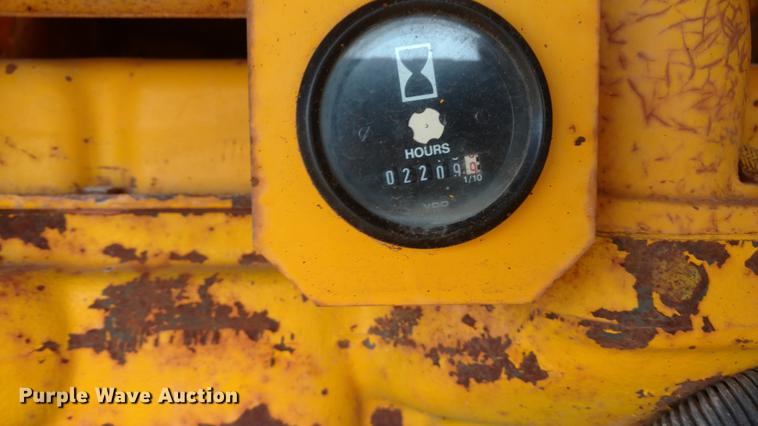 image for item DC0783 1985 John Deere 670B motor grader