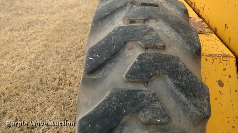 image for item DC0783 1985 John Deere 670B motor grader