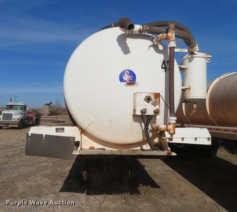 image for item DC0786 2007 Dragon vacuum trailer