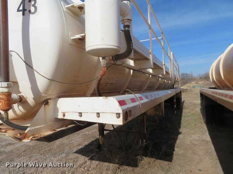 image for item DC0786 2007 Dragon vacuum trailer