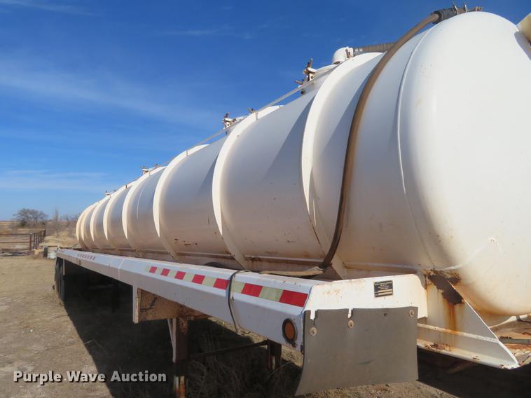 image for item DC0786 2007 Dragon vacuum trailer