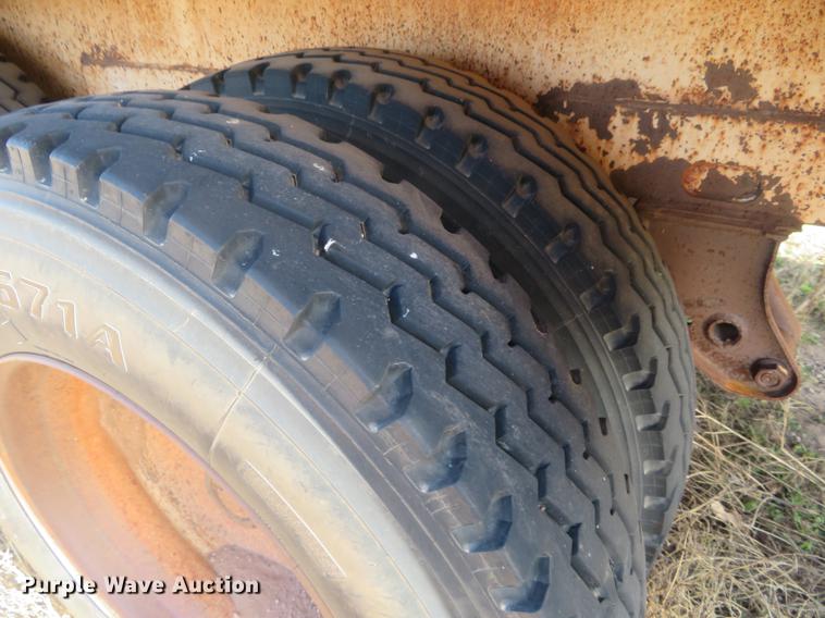 image for item DC0786 2007 Dragon vacuum trailer