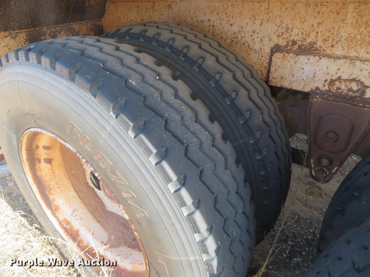 image for item DC0786 2007 Dragon vacuum trailer