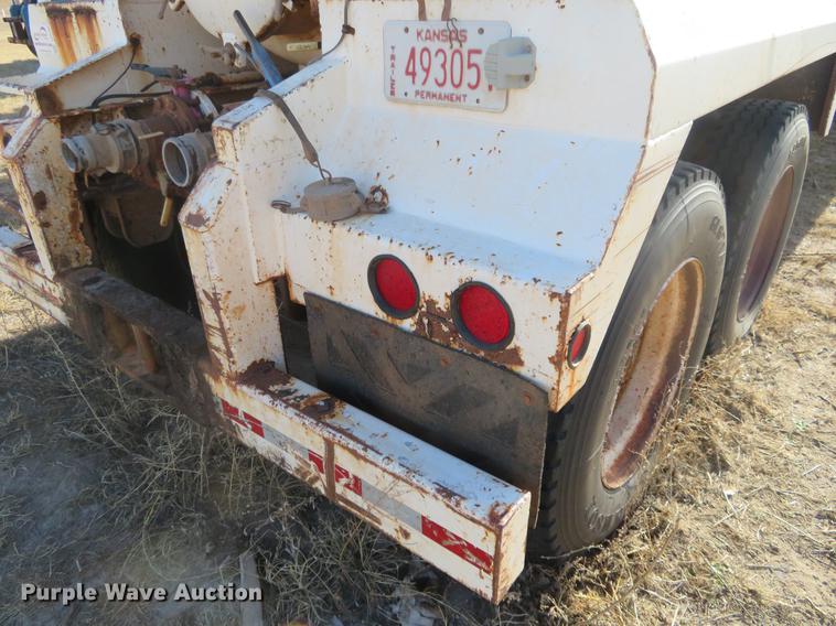 image for item DC0786 2007 Dragon vacuum trailer